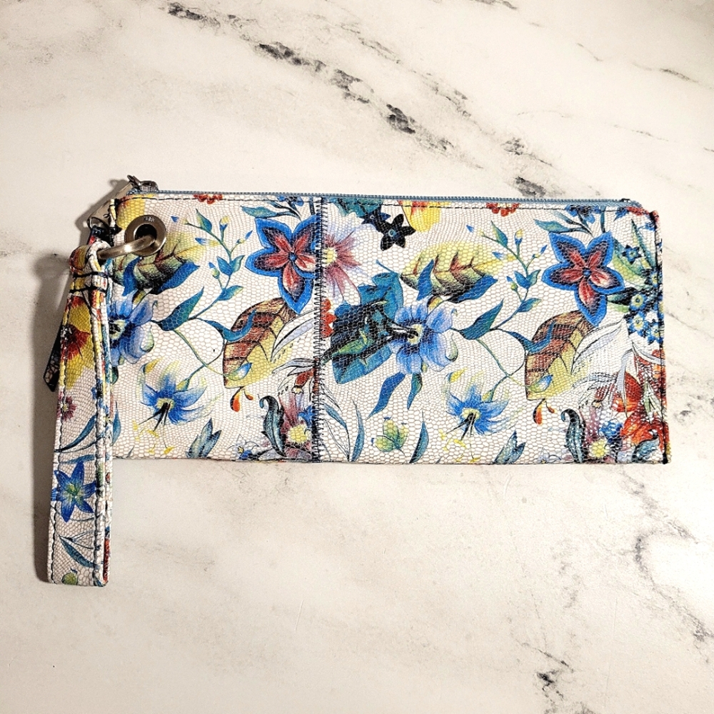 NWOT Stunning HOBO Vintage 'Vida' Floral Leather Wristlet